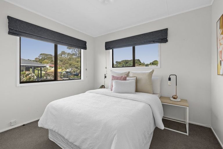 Photo of property in 118 Riversdale Drive, Merrilands, New Plymouth, 4312