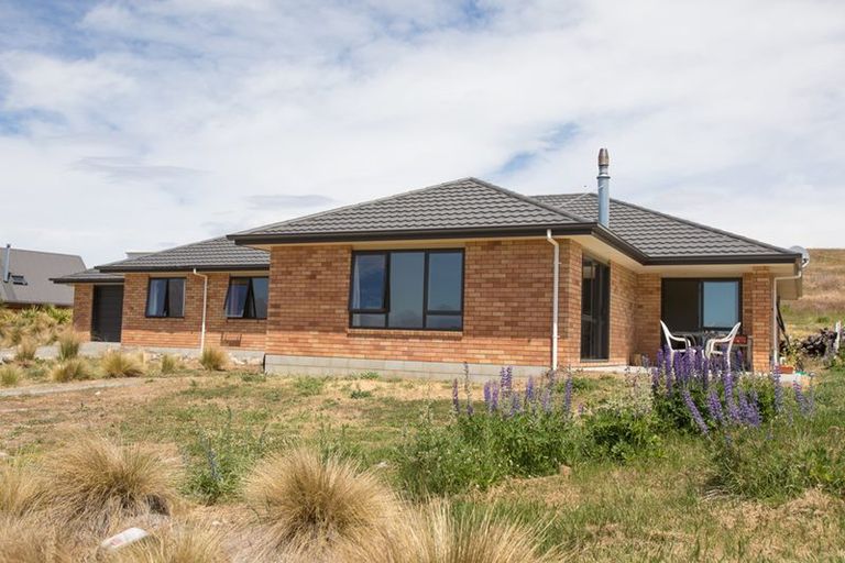 Photo of property in 33 D'archiac Drive, Lake Tekapo, 7999