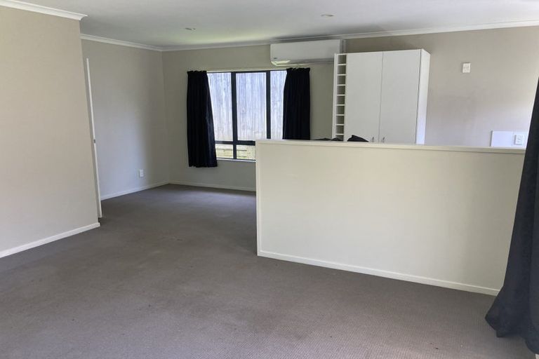Photo of property in 21 Mona Vale, West Harbour, Auckland, 0618