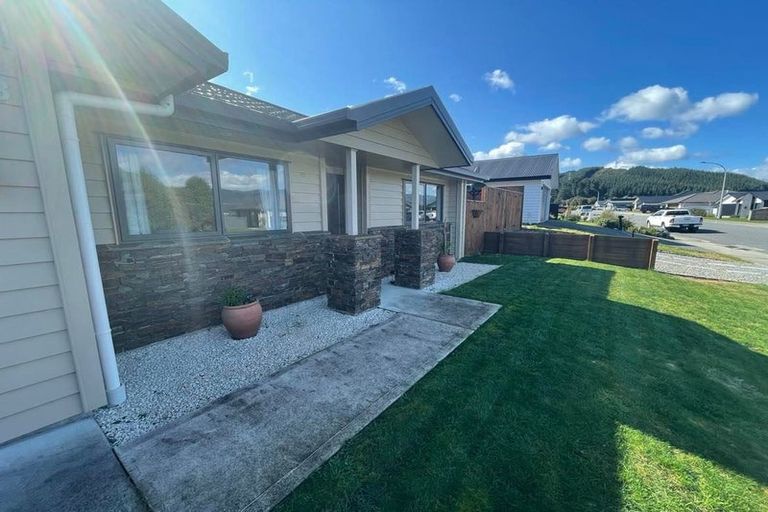 Photo of property in 123 Riverstone Drive, Riverstone Terraces, Upper Hutt, 5018