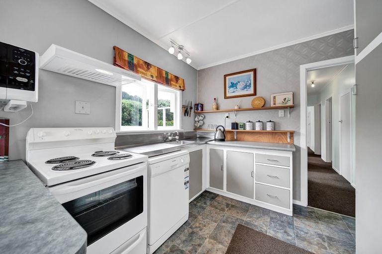 Photo of property in 4a Oha Street, Mokau, 4376