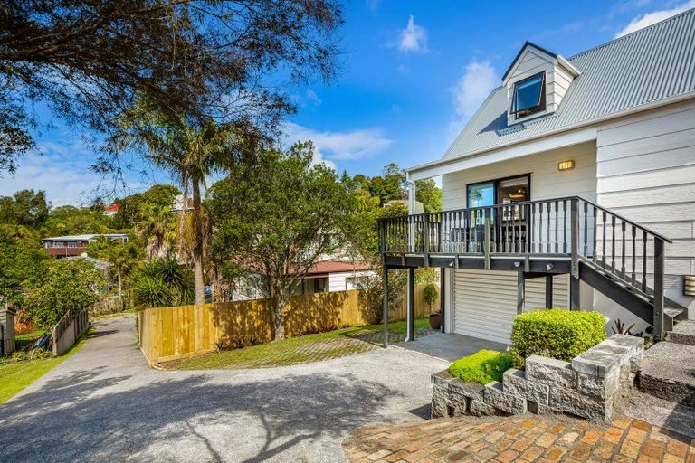 Photo of property in 2/32 Palliser Lane, Browns Bay, Auckland, 0630