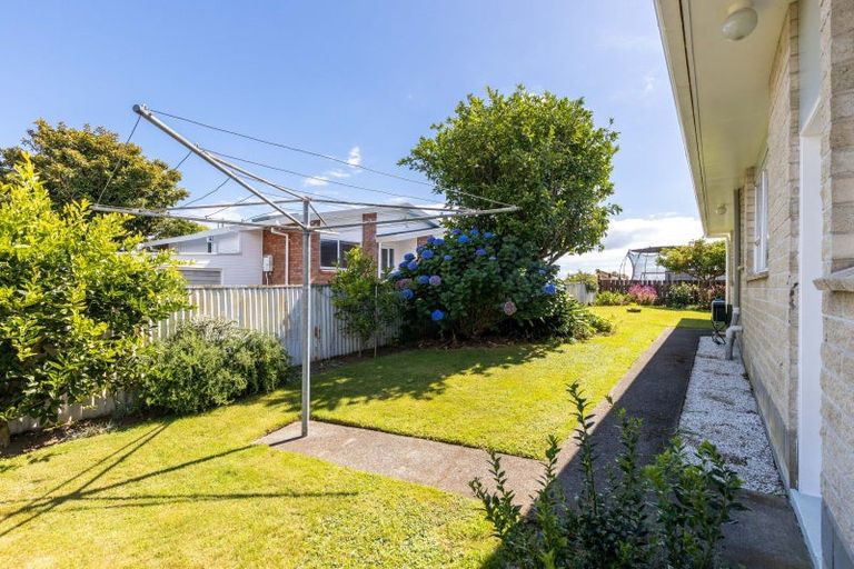 Photo of property in 4/50 Paynters Avenue, Strandon, New Plymouth, 4312