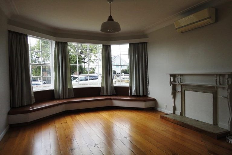 Photo of property in 1 Momona Road, Greenlane, Auckland, 1051