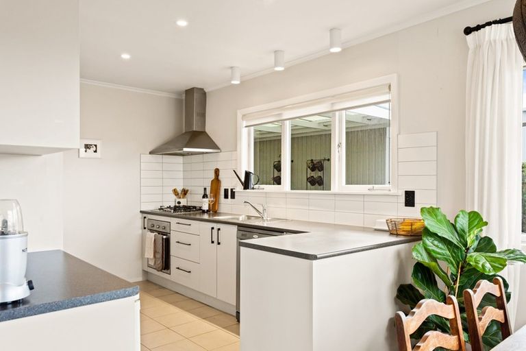 Photo of property in 84a Triangle Road, Massey, Auckland, 0614