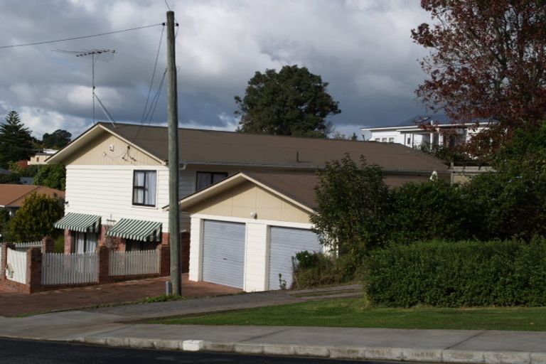 Photo of property in 77 Churchill Road, Cockle Bay, Auckland, 2014