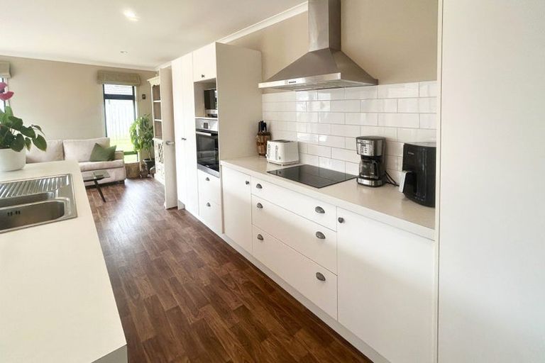 Photo of property in 15 Rainey Crescent, Papamoa Beach, Papamoa, 3118