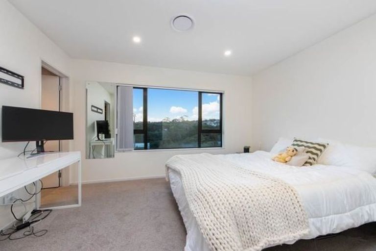 Photo of property in 2b Kororo Street, Northcote, Auckland, 0627