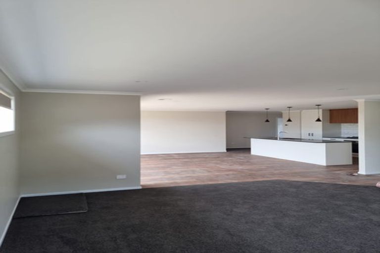 Photo of property in 74 Hokioi Drive, Kenepuru, Porirua, 5022