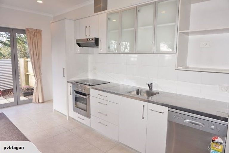 Photo of property in 38 Maratahu Street, Westown, New Plymouth, 4310