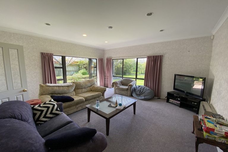 Photo of property in 25 Rosebank Avenue, Kelvin Grove, Palmerston North, 4414