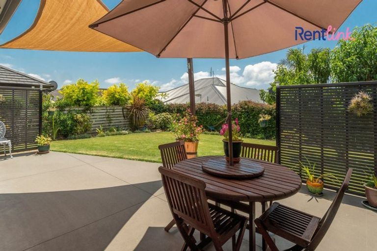 Photo of property in 52 Kayelene Place, Omokoroa, 3114