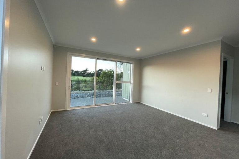 Photo of property in 24 Koreke Close, Kenepuru, Porirua, 5022