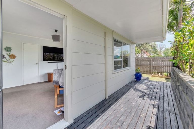 Photo of property in 1/6 Putney Place, Ranui, Auckland, 0612
