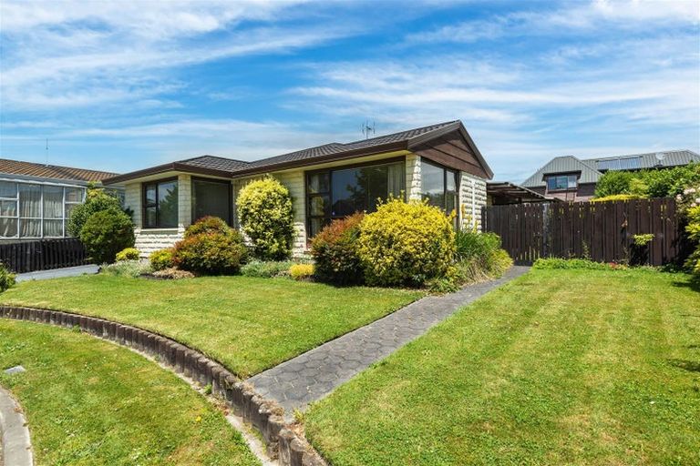 Photo of property in 17 Wakelin Place, Redwood, Christchurch, 8051