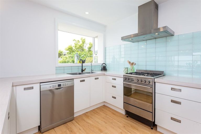 Photo of property in 6 Madeley Road, Mount Pleasant, Christchurch, 8081