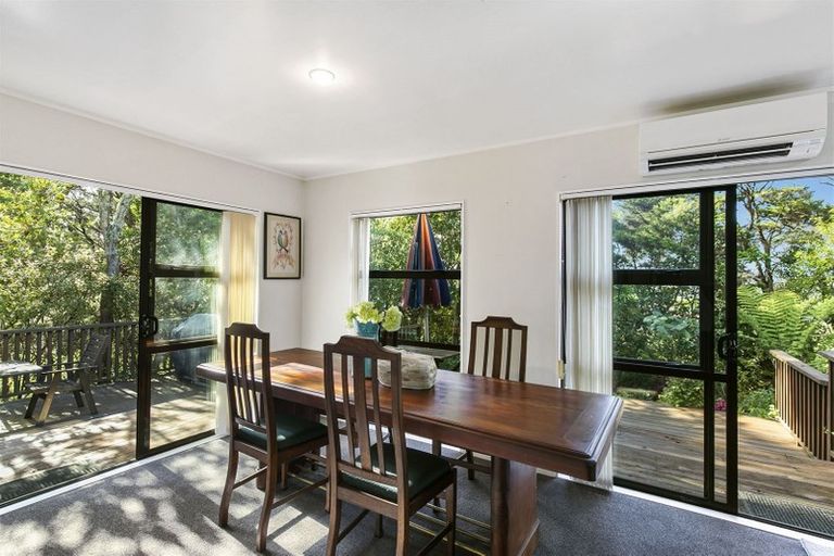 Photo of property in 18 Valecrest Place, Bayview, Auckland, 0629