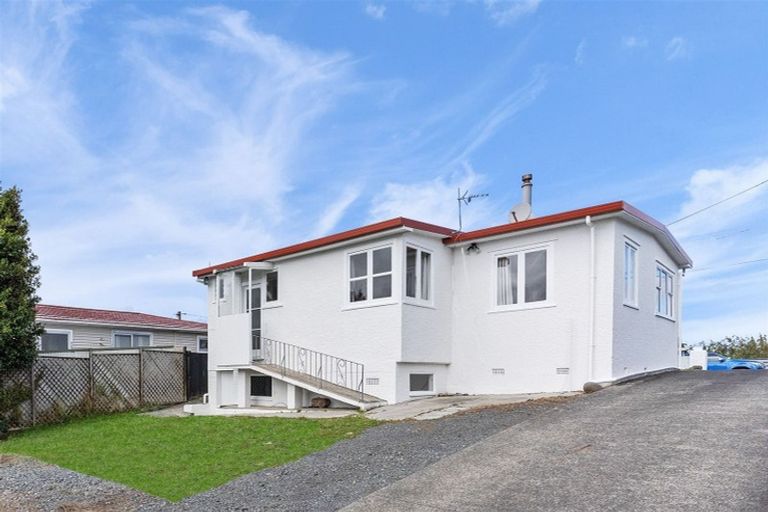 Photo of property in 223 Sturges Road, Henderson, Auckland, 0612