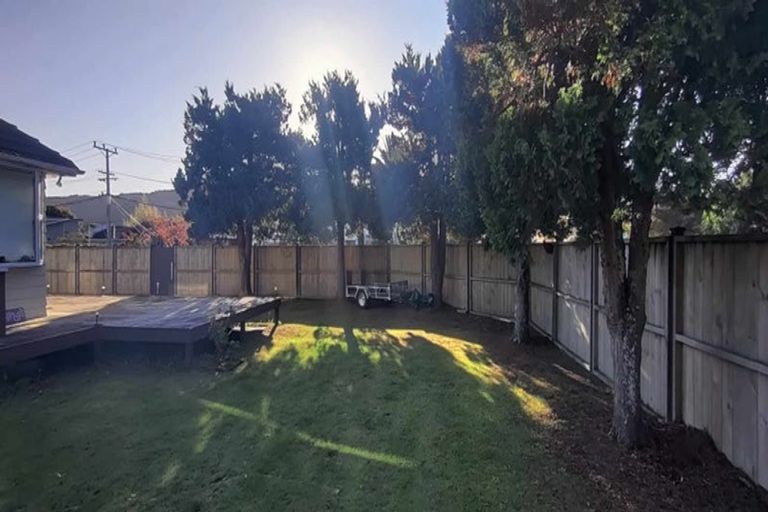 Photo of property in 52 Heretaunga Square, Silverstream, Upper Hutt, 5019