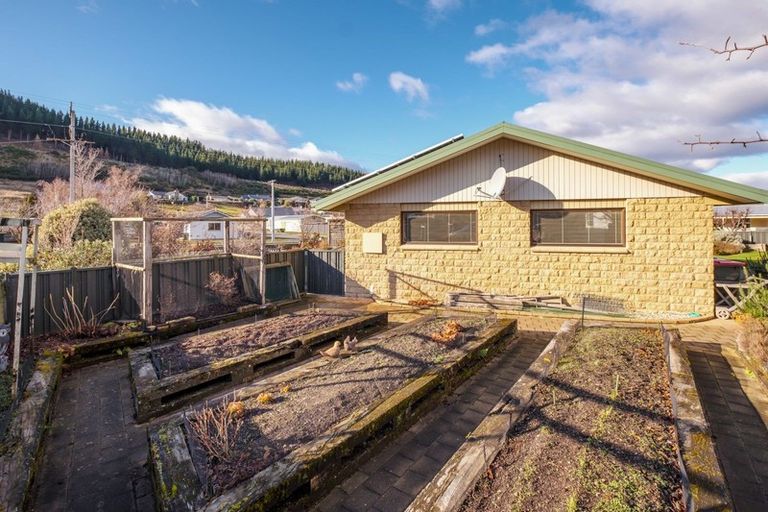 Photo of property in 77 Hazlett Street, Clyde, 9330