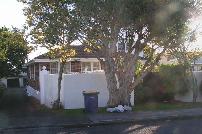 Photo of property in 1/4 Sydney Street, Hauraki, Auckland, 0622
