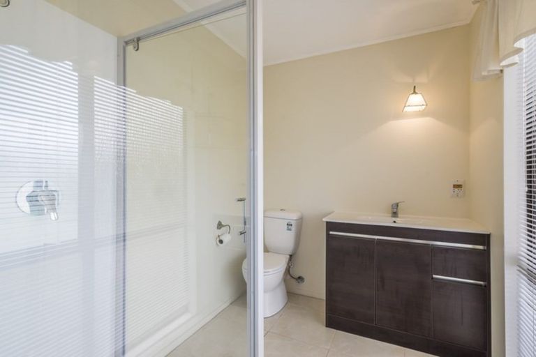 Photo of property in 32 Matai Road, Raumati South, Paraparaumu, 5032