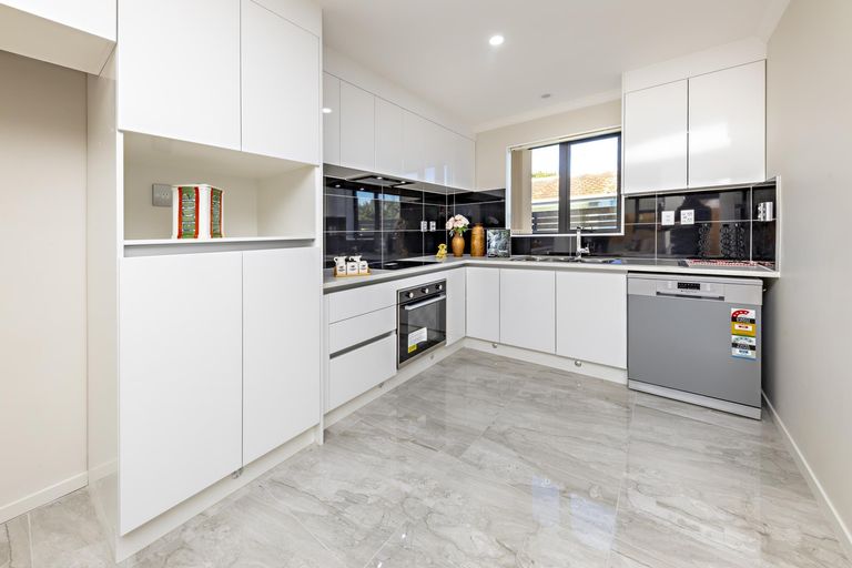 Photo of property in 63b Gray Avenue, Mangere East, Auckland, 2024