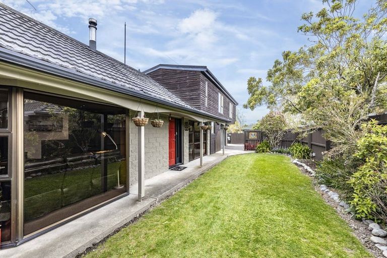 Photo of property in 4 Strachan Place, Rangiora, 7400