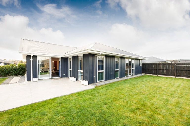 Photo of property in 9 Ivy Lane, Kelvin Grove, Palmerston North, 4414