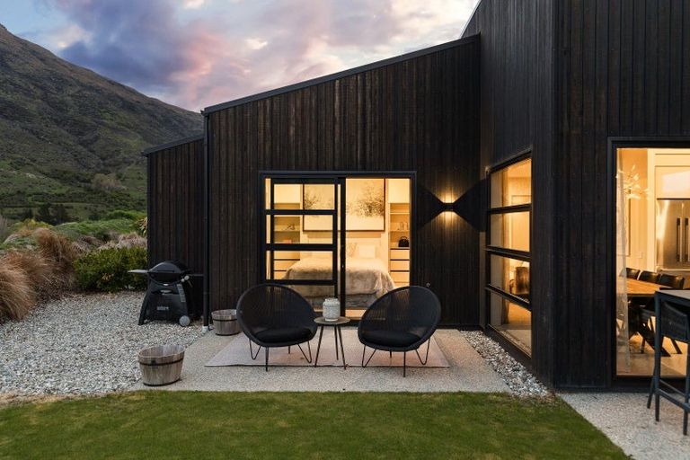 Photo of property in 23 Alps View Place, Lake Hayes, Queenstown, 9304