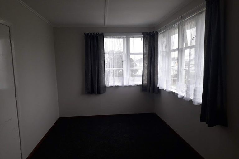Photo of property in 354 Oxford Terrace, Avalon, Lower Hutt, 5011