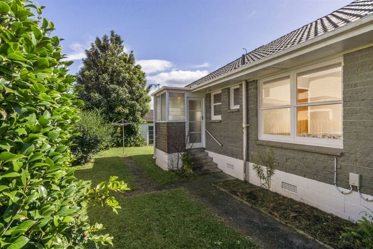 Photo of property in 3/13 Otakau Road, Milford, Auckland, 0620