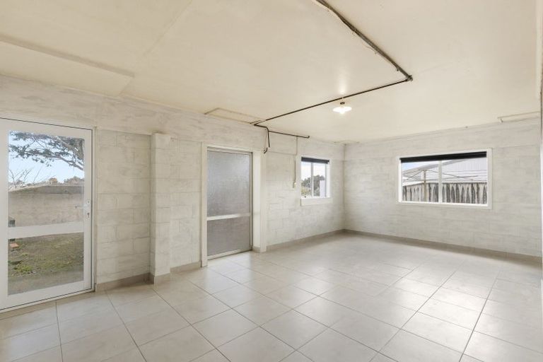 Photo of property in 164a Tukapa Street, Westown, New Plymouth, 4310