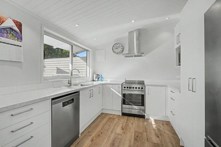 Photo of property in 17 Mccall Avenue, Pauanui, Hikuai, 3579