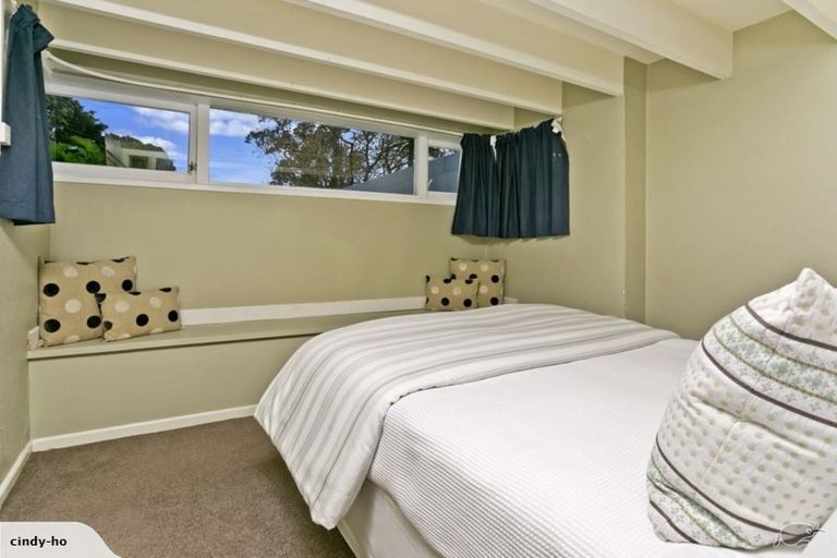 Photo of property in 1 Lynn Road, Bayview, Auckland, 0629