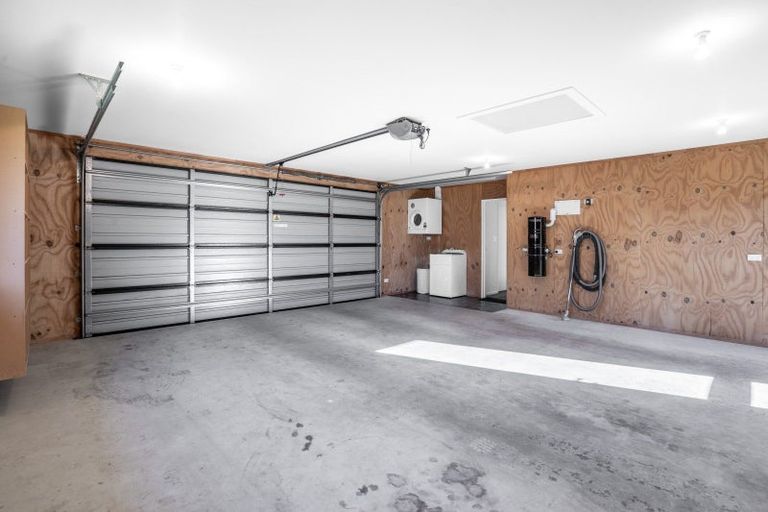 Photo of property in 24 Welsh Road, Winton, 9720