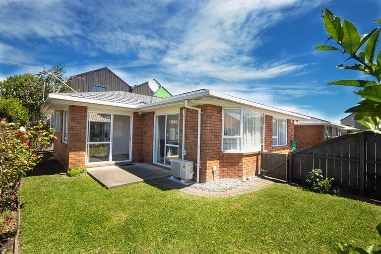 Photo of property in 3/5 Broadbent Street, Riccarton, Christchurch, 8041