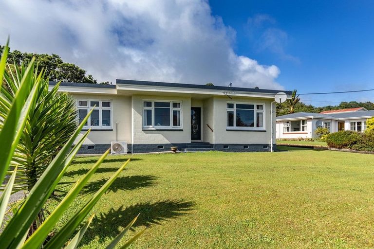 Photo of property in 35 Main South Road, Karoro, Greymouth, 7805