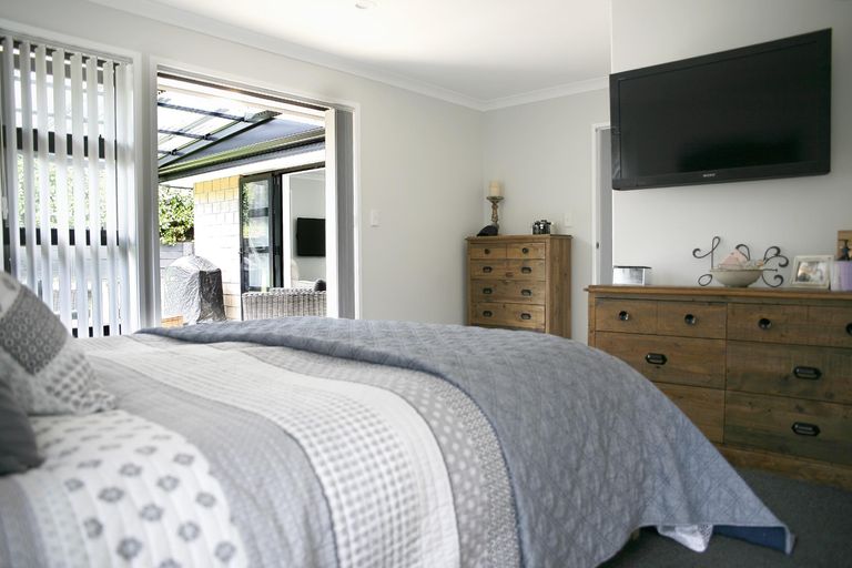 Photo of property in 33 Sunningdale Street, Wattle Downs, Auckland, 2103