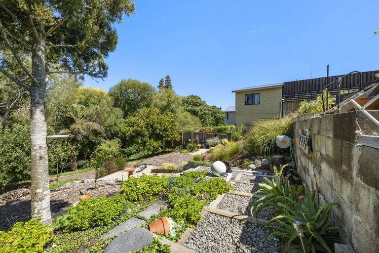 Photo of property in 17 Chartwell Drive, Eltham, 4322