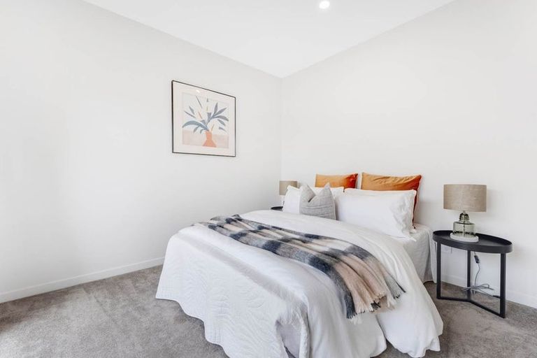 Photo of property in 844c East Coast Road, Oteha, Auckland, 0630