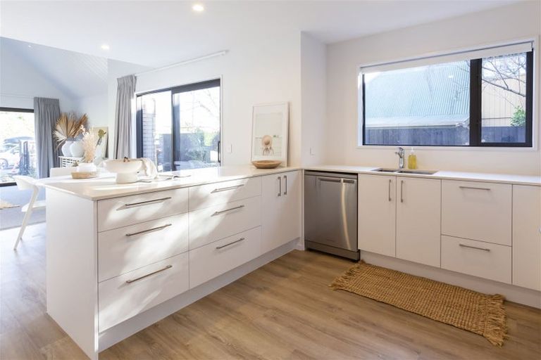 Photo of property in 1/11 Truscotts Road, Heathcote Valley, Christchurch, 8022