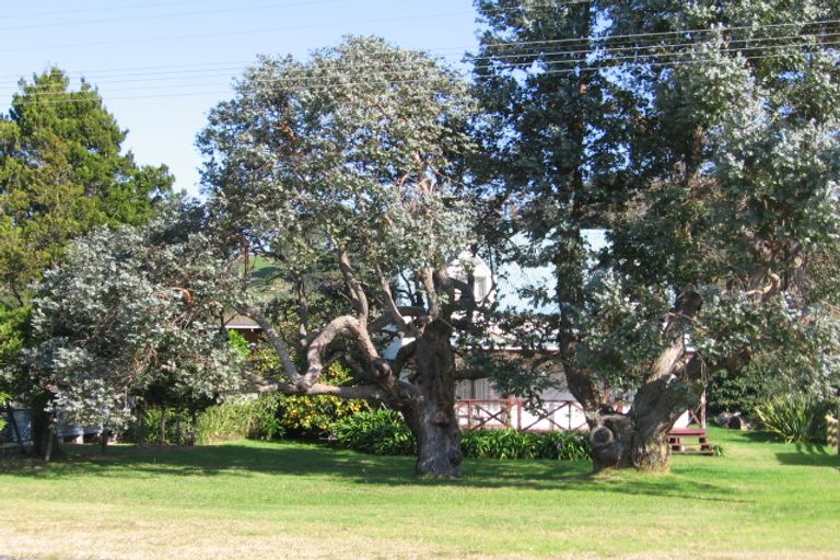 Photo of property in 22 Captain Cook Road, Cooks Beach, Whitianga, 3591