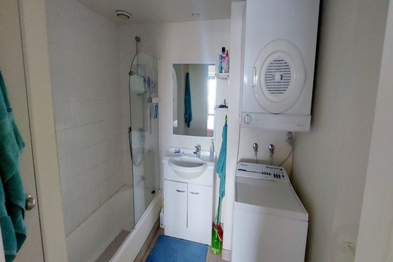 Photo of property in 4h/10 Crown Lynn Place, New Lynn, Auckland, 0600