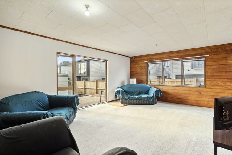 Photo of property in 1/19 Montgomery Avenue, Belmont, Auckland, 0622