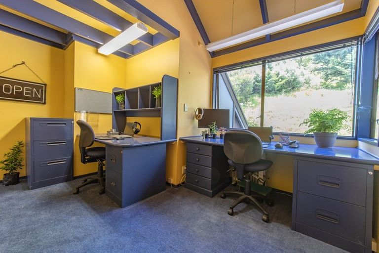 Photo of property in 235 No 2 Line, Okoia, Whanganui, 4572