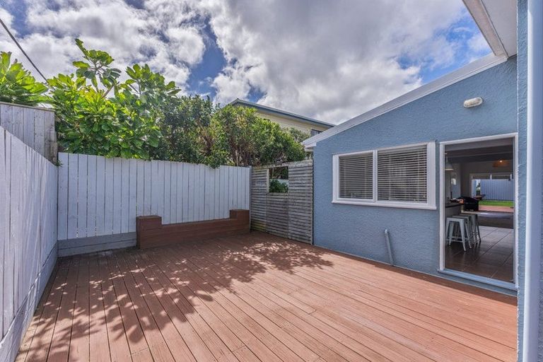 Photo of property in 116 Seaview Road, Paraparaumu Beach, Paraparaumu, 5032
