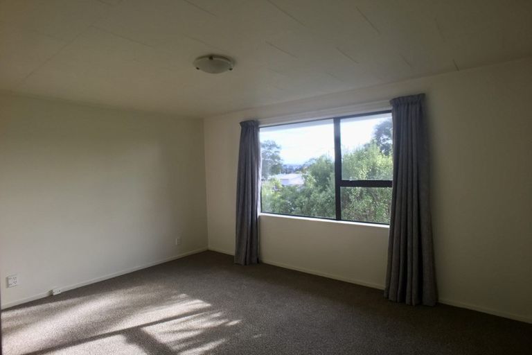 Photo of property in 60 Lavelle Road, Henderson, Auckland, 0612