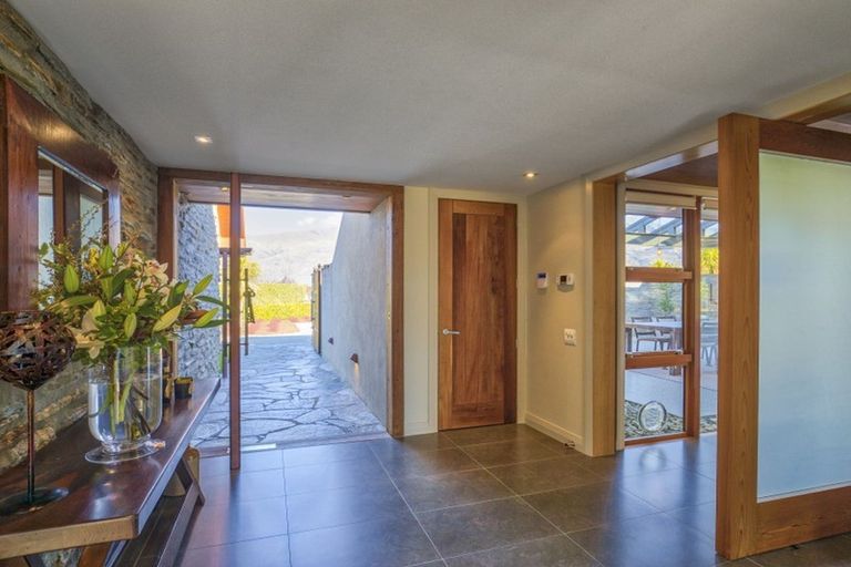 Photo of property in 8 Waimana Place, Wanaka, 9305