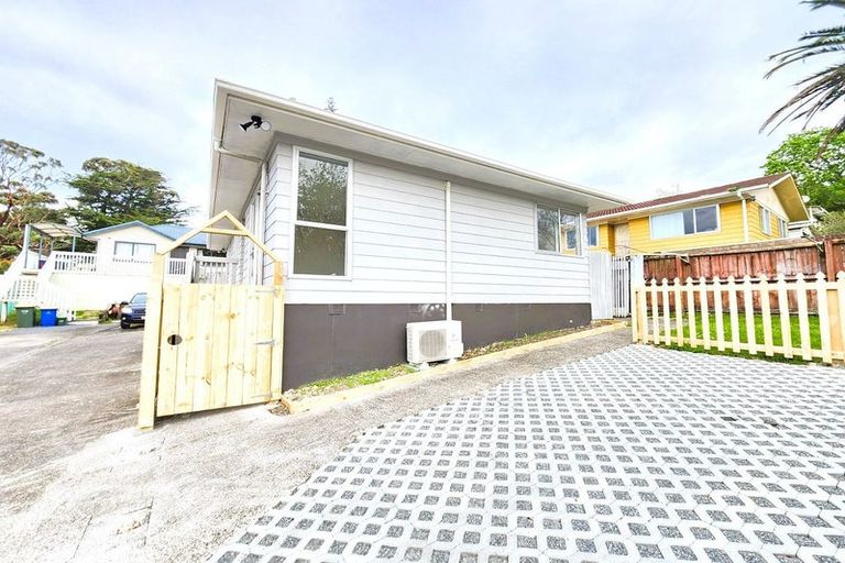 Photo of property in 7 Garton Drive, Massey, Auckland, 0614